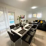 Sea View - In Kroatien Auf Bei Zadar Mit Privatem Pool Und Meerblick 维尔